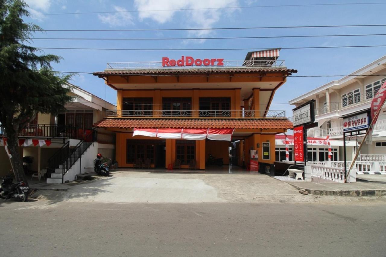 Reddoorz Near Sarangan Lake Magetan Zewnętrze zdjęcie